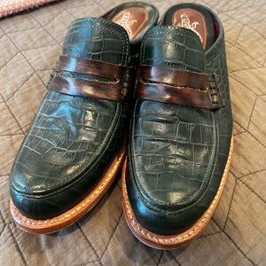 Freebird Monalisa loafers in green